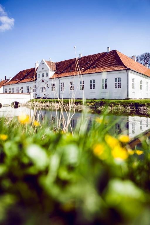Store Restrup Manor House Exterior photo